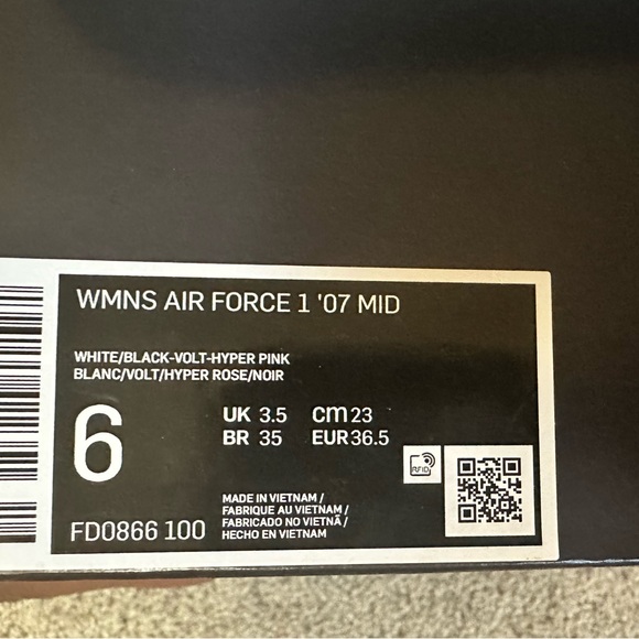 Air Force 1 Nike Jordans. Size 6 Woman & Youth 🩷 - Picture 7 of 7